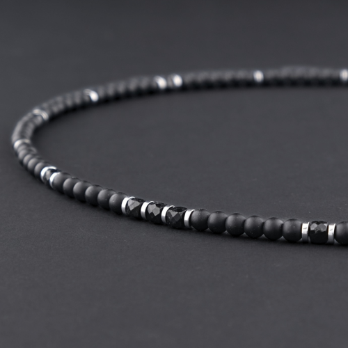 Minimalistyczny męski naszyjnik z czarnym turmalinem i agatem od Miju Jewellery