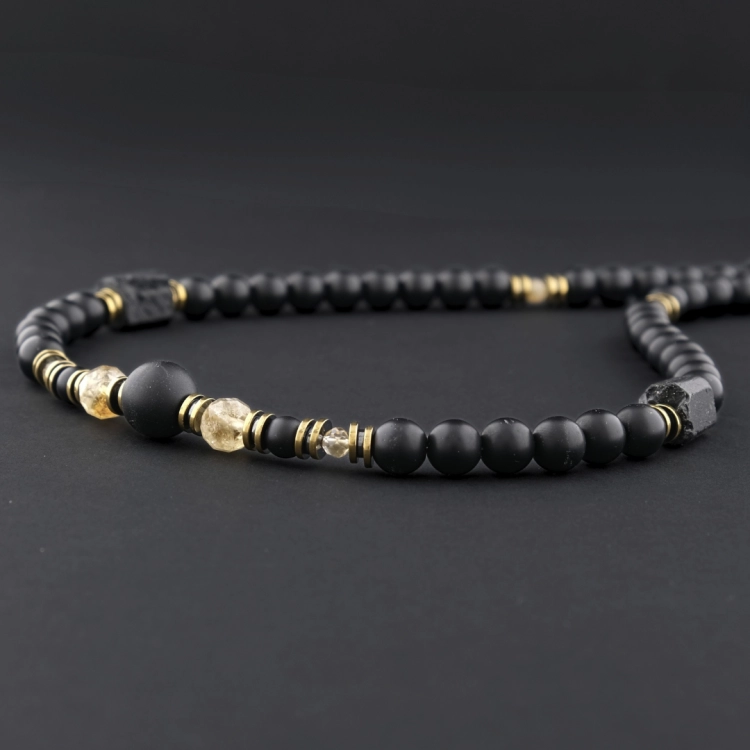 Długi złoty naszyjnik męski z czarnego turmalinu, cytrynu i onyksu od Miju Jewellery