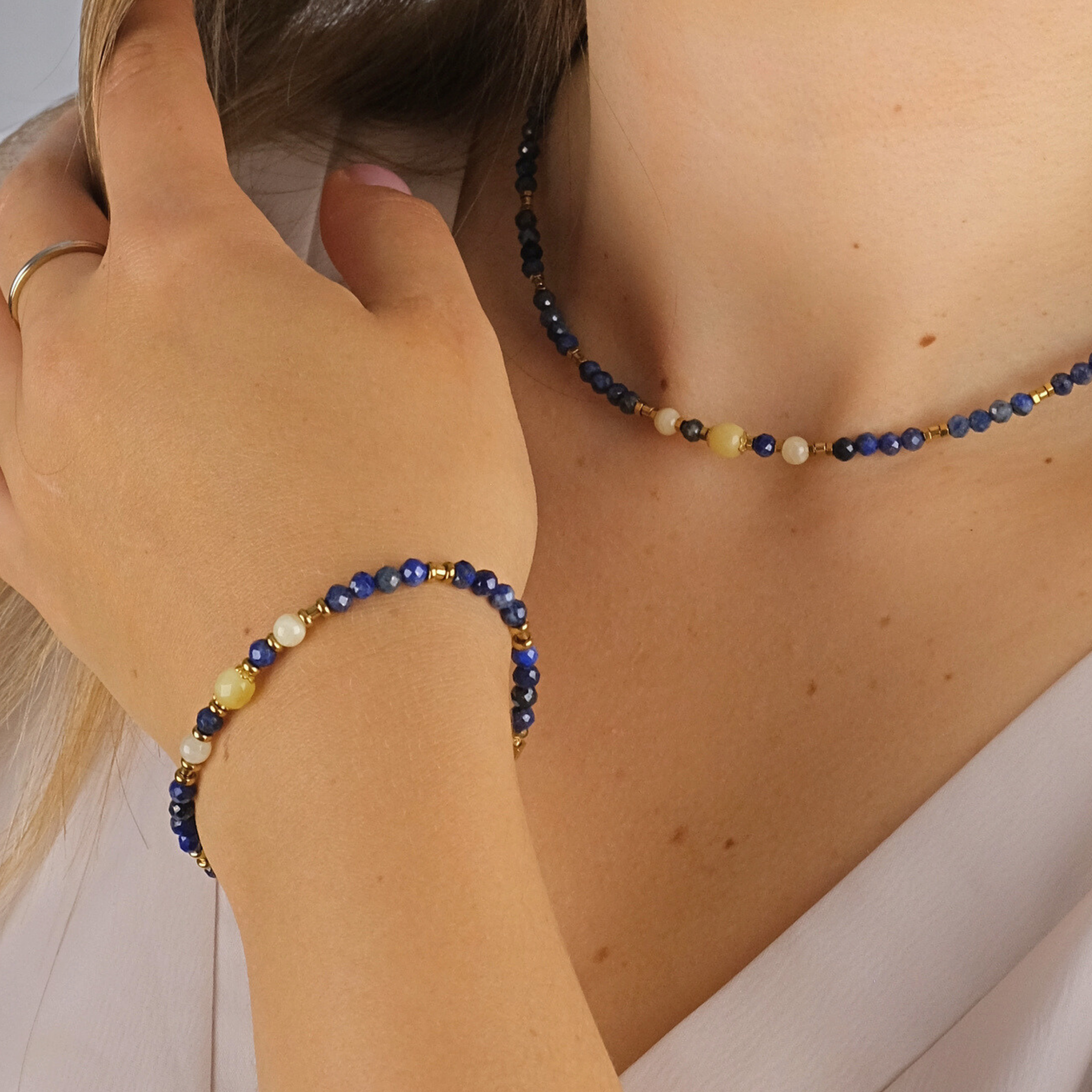 przepiękny damski naszyjnik na lato z lapis lazuli od Miju Jewellery